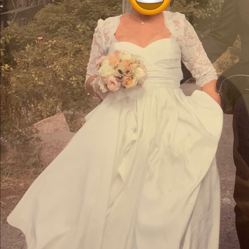 Beautiful wedding Dress!